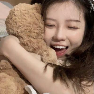正在缩小的男人海报