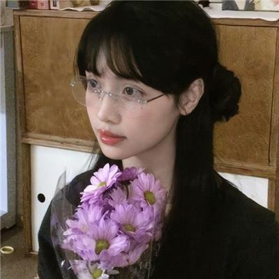 正在缩小的男人